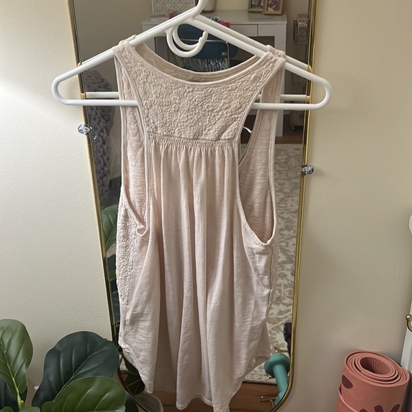 American Eagle cream tank top - Picture 2 of 2